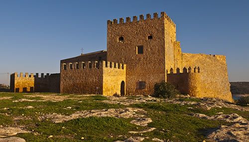 Castillo de Peñarroya pantano